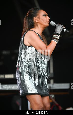 25 giugno 2022, Leeds, South Yorkshire, U.K: Ottawan , Annette Eltice , in esecuzione al Lets Rock Leeds 80s Festival , UK , 25.06.2022 (Credit Image: © Robin Burns/ZUMA Press Wire) Foto Stock