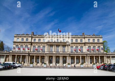 Nancy, Francia, 18 aprile 2022. Il Palazzo del Governo di Nancy, o Palazzo del Governatore, è un vasto palazzo nella città francese di Nancy. Foto Stock