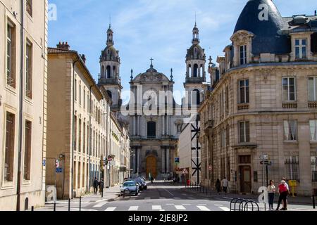 Nancy, Francia, 18 aprile 2022. La Cattedrale di nostra Signora dell'Annunciazione e Saint-Sigisbert di Nancy è una cattedrale cattolica romana Foto Stock