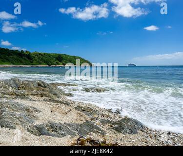 A Castle Beach Falmouth con Pendennis Point sullo sfondo Cornwall Inghilterra UK Foto Stock