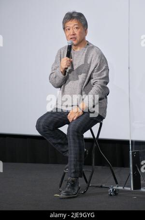 Tokyo, Giappone. 26th giugno 2022. Il regista Hirokazu Kore-eda partecipa all'evento di saluto del film 'Broker' a Tokyo, Giappone, domenica 26 giugno 2022. Foto di Keizo Mori/UPI Credit: UPI/Alamy Live News Foto Stock