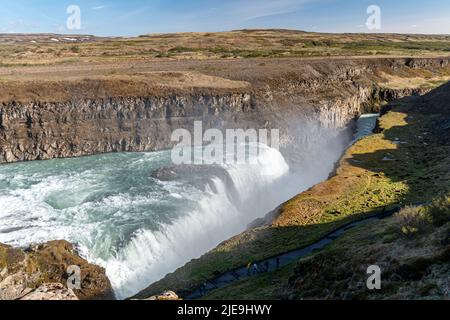 Vista panoramica della tappa inferiore della cascata Gullfoss in Islanda Foto Stock