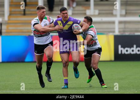 Newcastle, Regno Unito. 26th giugno 2022. NEWCASTLE UPON TYNE, REGNO UNITO. GIUGNO 26th Mitch Clark di Newcastle Thunder in azione durante la partita TRA Newcastle Thunder e Workington Town a Kingston Park, Newcastle domenica 26th giugno 2022. (Credit: Chris Lishman | MI News) Credit: MI News & Sport /Alamy Live News Foto Stock