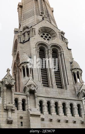 Arte in cima alla Basilica di Sainte-Anne-de-Beaupre, Cattedrale, Quebec un importante santuario cattolico, che riceve circa mezzo milione di pellegrini Foto Stock