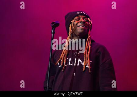 Milwaukee, Stati Uniti. 25th giugno 2022. Rapper Lil Wayne (Dwayne Michael carter Jr.; aka Tunechi, Weezy) al Summerfest Music Festival il 25 giugno 2022, a Milwaukee, Wisconsin (Foto di Daniel DeSlover/Sipa USA) Credit: Sipa USA/Alamy Live News Foto Stock