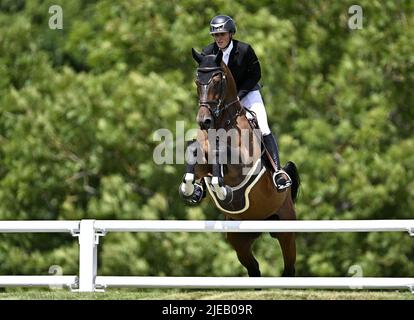 Hassocks, Regno Unito. 26th giugno 2022. 26 giugno 2022. Incontro al Shira'aa Hickstead Derby. Michael Duffy (IRL) in sella A FRANKLIN durante il Derby al Shira'aa. Credit: Sport in immagini/Alamy Live News Foto Stock