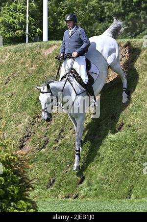 Hassocks, Regno Unito. 26th giugno 2022. 26 giugno 2022. Incontro al Shira'aa Hickstead Derby. Jordan Coyle (IRL) in sella a ERISTOV durante il Derby al Shira'aa. Credit: Sport in immagini/Alamy Live News Foto Stock