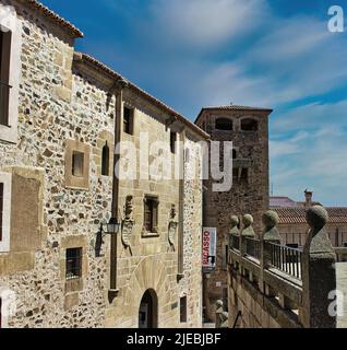 Il centro storico di Caceres è il più importante centro di architettura civile e religiosa per lo stile rinascimentale spagnolo Foto Stock