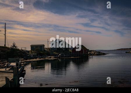 Il piccolo villaggio di pescatori di Peggy's Cove, Nova Scotia, Canada, si stabilì all'inizio del 1800s Foto Stock