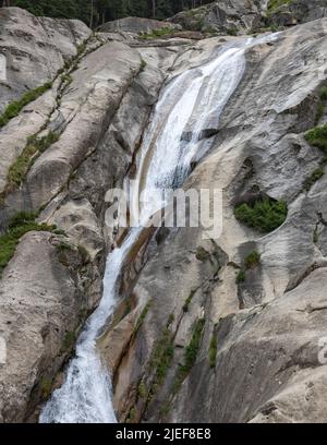 Khyber Pakhtunkhwa Kumrat valle cascata vista closeup Foto Stock