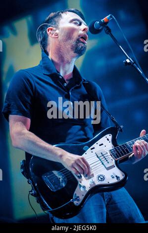 Thom Yorke - Radiohead, V2006, Hylands Park, Chelmsford, Essex, Regno Unito - 20 agosto 2006 Foto Stock