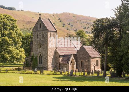 Holy Cross Church, un edificio classificato di grado 1 nell'Ilam, Staffordshire, Inghilterra, Regno Unito Foto Stock