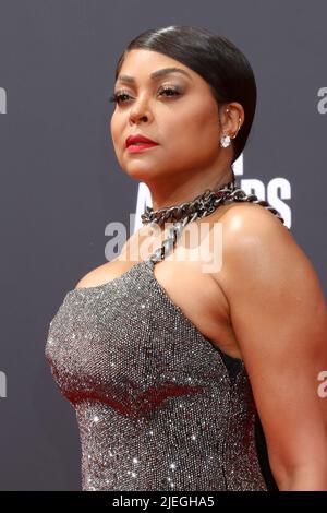 LOS ANGELES - GIU 26: Taraji P Henson al BET Awards 2022 al Microsoft Theatre il 26 giugno 2022 a Los Angeles, CA Foto Stock