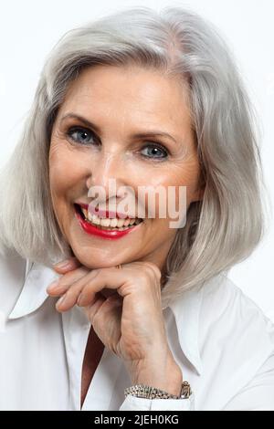 Attraktive Seniorin, Porträt, 60, 65, 70, Jahre Foto Stock