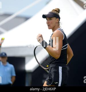 Beatriz Haddad Maia (Brasile) in semifinale sul campo centrale al Rothesay International Tennis, Devonshire Park, Eastbourne, 24th giugno 2022. Perso Foto Stock