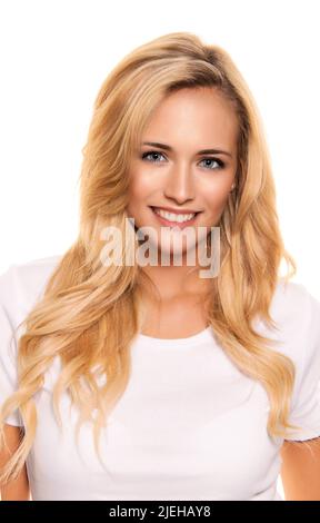 Junge nette Frau. Fröhlich lächelnd. Porträt, 25, 30, Jahre, schöne Zähne, Biondo, biondo, biondo, Foto Stock