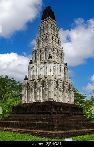 Replikas, Nachbauten der Sehenswürdigkeiten von Thailand in Ancient City, Muang Buran, Cinesischer Tempel, Stupa, Pagode, Arbeiterdenkmal, Foto Stock