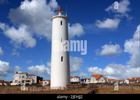 Frankreich, Poitou-VendÈe, Poitou-Vendee, Charente-Maritime, Saint Hilaire De Riez, Saint-Gilles-Croix-de-Vie, Leuchtturm, Feu de Grosse Terre Foto Stock