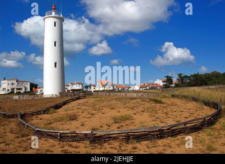 Frankreich, Poitou-VendÈe, Poitou-Vendee, Charente-Maritime, Saint Hilaire De Riez, Saint-Gilles-Croix-de-Vie, Leuchtturm, Feu de Grosse Terre Foto Stock