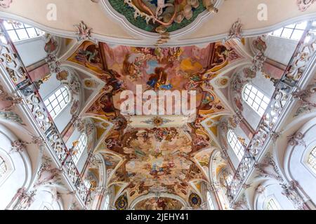 BIRNAU, BAVIERA, GERMANIA, 07 GIUGNO 2022 : Rococo e decori barocchi nella basilica di Birnau, sul lago di Costanza, di Gottfried Bernhard GOTZ e Joseph Anton Foto Stock