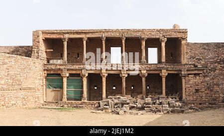 Fortezza rovina di Chanderi Fort, Chanderi, Madhya Pradesh, India. Foto Stock