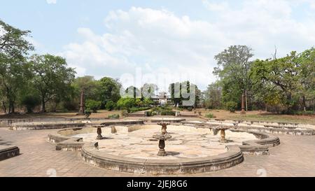 Veduta del Giardino di Scindia Chhatris, fuori di Chhatris, Shivpuri, Madhya Pradesh, India. Foto Stock