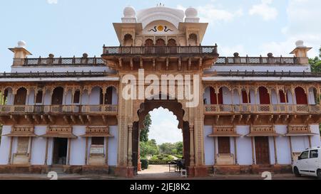 Ingresso principale del Campus di Scandia Chhatris, Shivpuri, Madhya Pradesh, India. Foto Stock