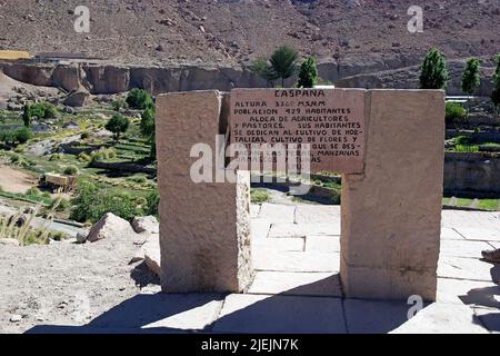 Caspana villaggio, Cile. Caspana è un villaggio cileno, a 85 km da Calama, nella gola scavata dal fiume ha condiviso il suo nome e che è un affluente di t Foto Stock