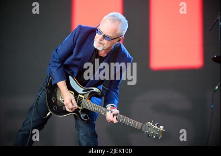 Leeds, Regno Unito. 25th giugno 2022. Nik Kershaw visto esibirsi al Lets Rock Leeds 80s Festival a Temple Newsom, Regno Unito. (Foto di Robin Burns/SOPA Images/Sipa USA) Credit: Sipa USA/Alamy Live News Foto Stock