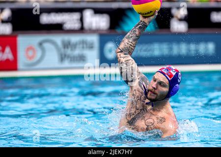 BUDAPEST, UNGHERIA - GIUGNO 27: Jerko Marinic Kragic di Croazia durante i campionati mondiali FINA Budapest 2022 1/8 Finals match tra Georgia e Croazia il 27 Giugno 2022 a Budapest, Ungheria (Foto di Albert ten Hove/Orange Pictures) Foto Stock