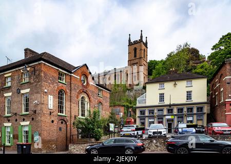 St Luke's Church sopra Ironbridge, Telford, Shropshire, Inghilterra, Regno Unito Foto Stock