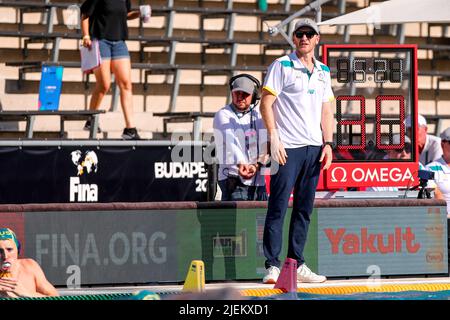 BUDAPEST, UNGHERIA - 27 GIUGNO: Allenatore Tim Hamill d'Australia durante i campionati mondiali FINA Budapest 2022 1/8 Finals match tra Italia e Australia il 27 giugno 2022 a Budapest, Ungheria (Foto di Albert ten Hove/Orange Pictures) Foto Stock