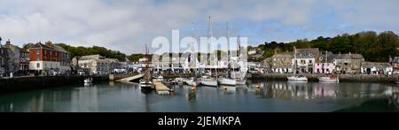 Porto panoramico di Padstow dopo le celebrazioni di Mayday Cornovaglia Inghilterra uk Foto Stock