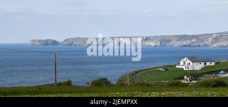 Panoramica Port Gaverne guardando da Port Issac Cornwall Inghilterra regno unito Foto Stock
