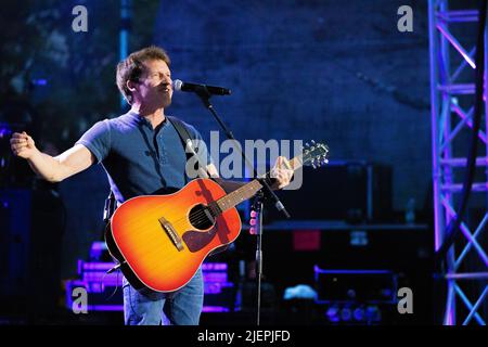 Anfiteatro del Vittoriale Italia 27 Giugno 2022 James Blunt - Gardone Riviera Lago di garda - vivere a Brescia © Andrea Ripamonti / Alamy Foto Stock