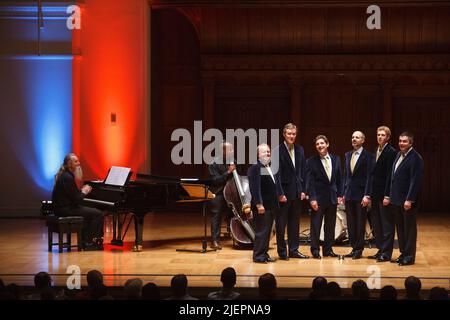 Concerto per 40th anni dei King's Singers presso la Cadogan Hall, Sloane Terrace, Londra, Regno Unito. 30 Apr 2008 Foto Stock