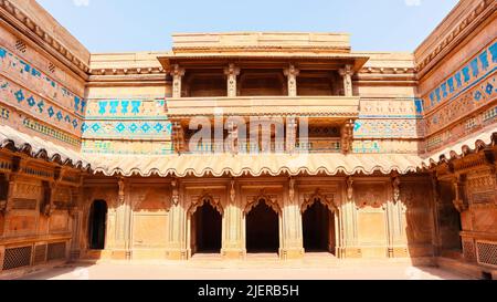 Balcone all'interno del Palazzo di Man Singh, Gwalior Fort, Madhya Pradesh, India. Foto Stock