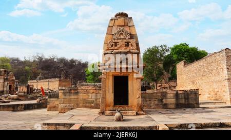 Piccolo Tempio di Signore Shiva nel gruppo di Templi Bateshwara, Morena, Madhya Pradesh, India. Foto Stock