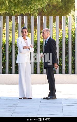 Pozuelo de Alarcon. Spagna. 20220628, Queen Letizia di Spagna Visita al Centro di Assistenza, accoglienza e rinvio dei rifugiati ucraini presso il Centro di formazione per la sicurezza sociale il 28 giugno 2022 a Pozuelo de Alarcon, Spagna Credit: MPG/Alamy Live News Foto Stock