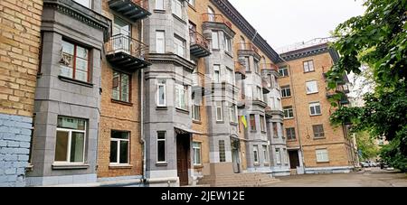 Kiev, Ucraina 28 giugno 2021: edificio del dormitorio, costruito durante il distretto di Pechersk dell'Unione Sovietica, città di Kiev Foto Stock