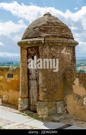 Vecchia scatola di entrata. Antiche mura di Ciudad Rodrigo Salamanca. Spagna Foto Stock