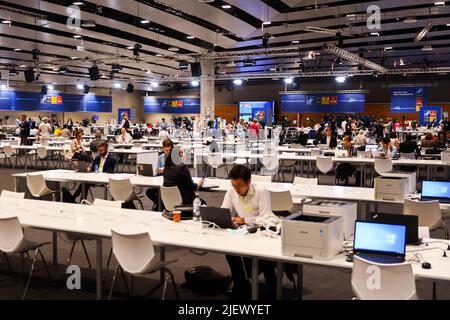 Madrid, Cracovia, Spagna. 28th giugno 2022. Il centro dei media della sede del vertice NATO a Madrid, in Spagna, il 28 giugno 2022. (Credit Image: © Beata Zawrzel/ZUMA Press Wire) Foto Stock