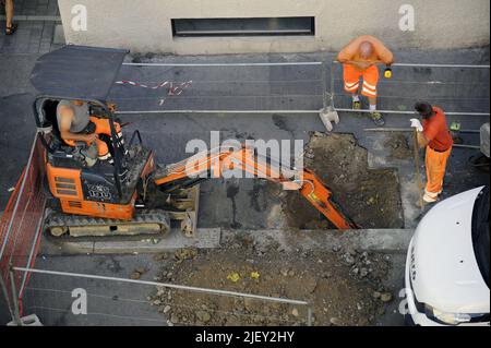 - Milano, cortile - Milano, cantiere stradale Foto Stock