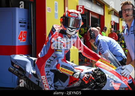 Circuito Internazionale del Mugello, Mugello, Italia, 28 maggio 2022, Di Giannantonio Fabio Ita Gresini Racing MotoGP Ducati parte dai box nel corso del 2022 Foto Stock