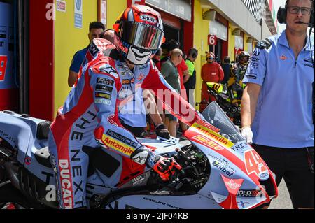 Mugello, Italia. 28th maggio 2022. Di Giannantonio Fabio Ita Gresini Racing MotoGP Ducati parte dai box durante il Gran Premio 2022 dâ&#X80;&#x99;Italia Oakley Qualifying, Campionato Mondiale MotoGP in Mugello, Maggio 28 2022 Credit: Independent Photo Agency/Alamy Live News Foto Stock