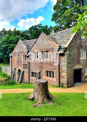 Fotografia di vecchi edifici inglesi architettura mulino ad acqua mulino ad acqua Dunham massey manchester inghilterra regno unito Foto Stock