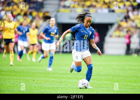 Adriana (11Brazil) con la palla durante la partita di calcio amichevole tra Svezia e Brasile presso la Friends Arena di Stoccolma, Svezia. Womens Super League gioco tra Arsenal ed Everton a Meadow Park in Descrizione/Caption Caption Borehamwood, Inghilterra. Durante il Barclays fa gioco tra Arsenal ed Everton a Meadow Park in Descrizione/Caption Borehamwood, Inghilterra. Mia Eriksson/SPP Foto Stock