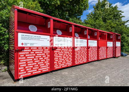 Gruppo di raccoglitori di beneficenza della Croce Rossa tedesca Foto Stock