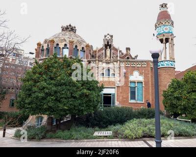 Barcellona, Spagna - 11 marzo 2022: Uno degli edifici più belli dell'Ospedale Sant Pau Foto Stock