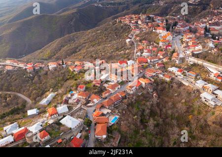 Vista aerea su Signagi e Alazani Valley, Georgia. Sighnaghi d'amore in Georgia Foto Stock